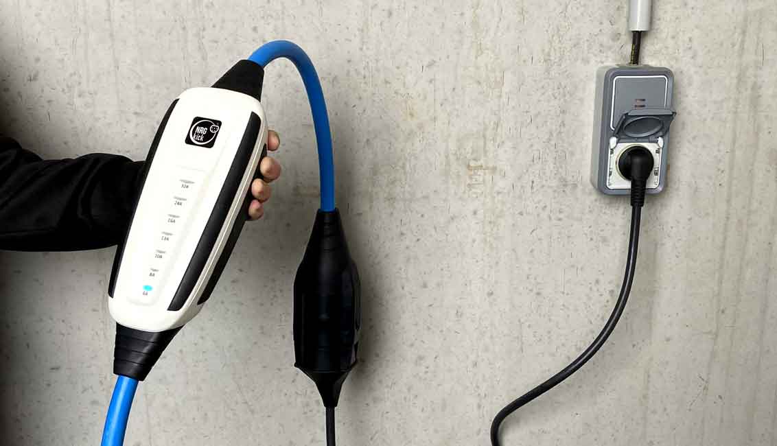 chargeur connecté voiture électrique