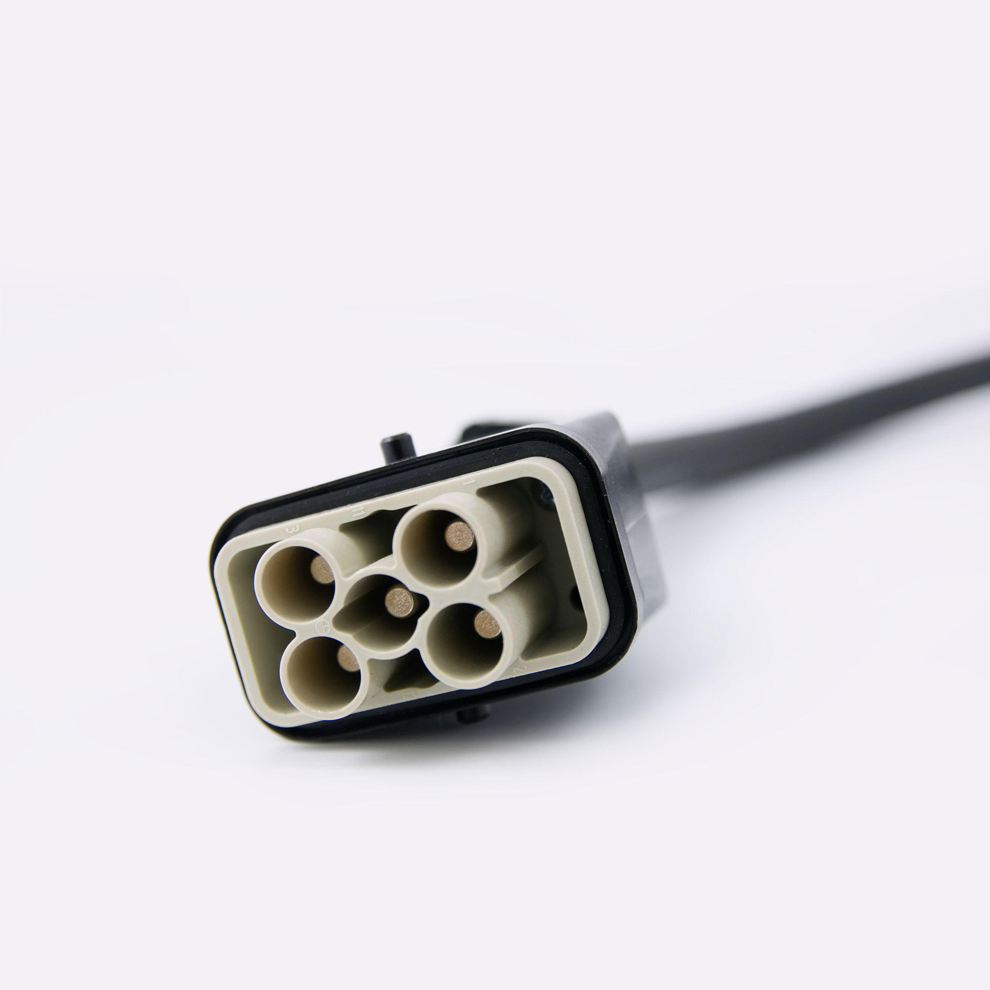 Adaptateur pour prise P17 triphasée 16A (CEE17) – 11kW